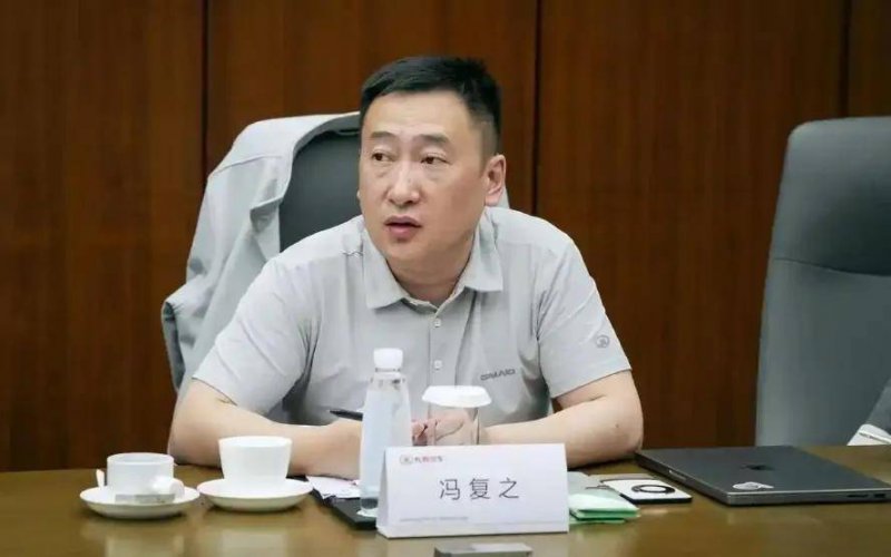 中国科学家在《自然·机器智慧》上露了一“手”